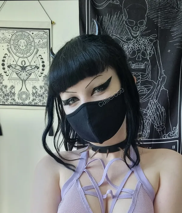 𝕮𝖆𝖑𝖑𝖎𝖊 💀 Alt/Goth Babe 🖤🤍