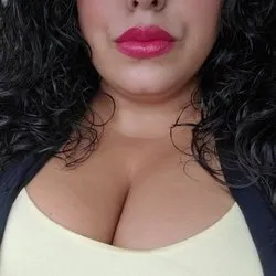 Curvycarlaxxx