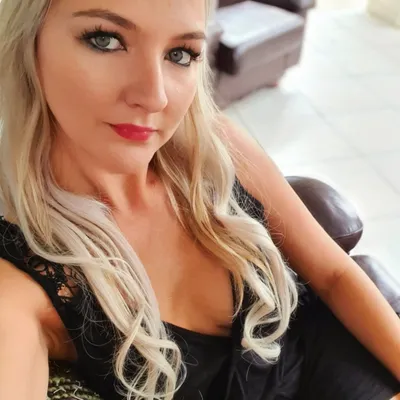 Thehotwifezacpl