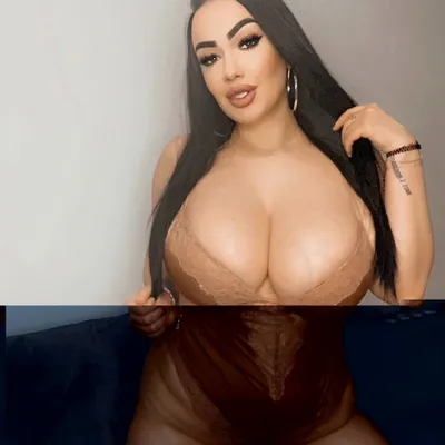 Busty Sexy Lora