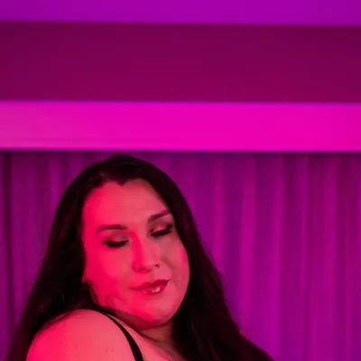 Theshemeatress