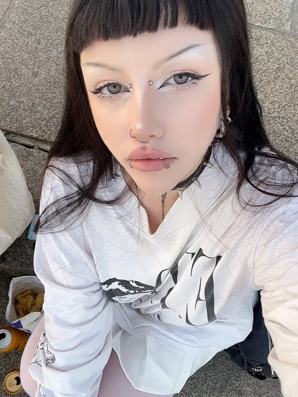 Kira Goth Girl 🖤