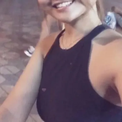 sneaky_risa onlyfans sneaky_risa