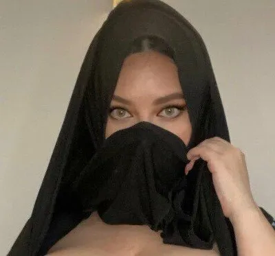 @FairuzaPersiana Financial Dominatrix