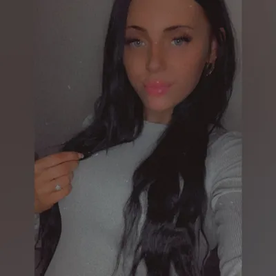 Monicaniven23