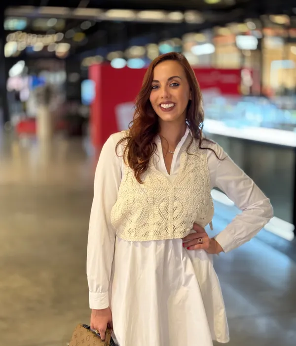 VistaWife - The Famous Swinger