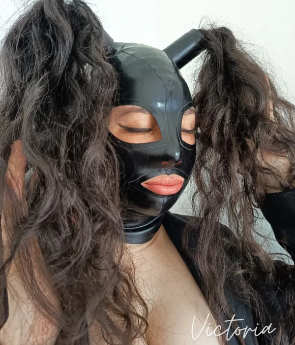 𝑯𝒂𝒊𝒓𝒚 𝑭𝒆𝒕𝒊𝒔𝒉 𝑮𝒐𝒅𝒅𝒆𝒔𝒔 • 𝑽𝒊𝒄𝒕𝒐𝒓𝒊𝒂