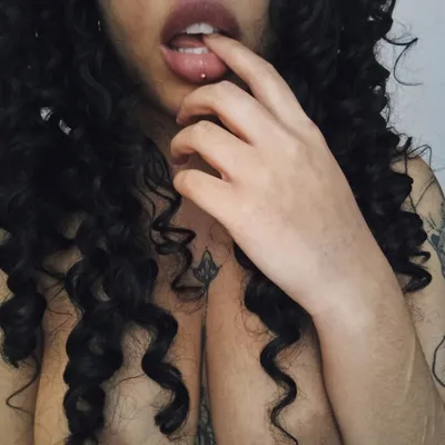 Curlygirllola