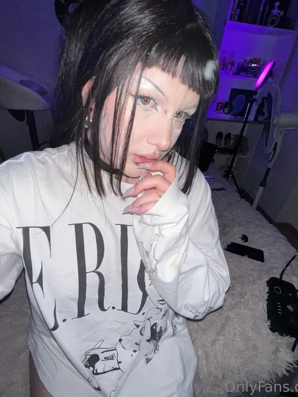 Kira Goth Girl 🖤