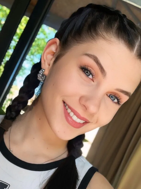 Asya Elfie🧚Just 19