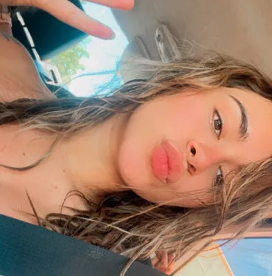 Y0urgirlfriend