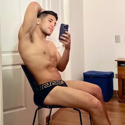 bronextdoor onlyfans bronextdoor