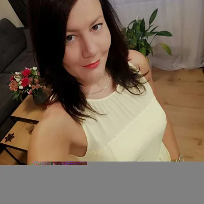 Yourhotwife