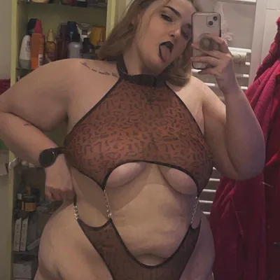 Angelicgiantess