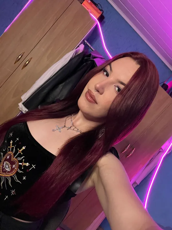Petra 🏳️‍⚧️ redhead tgirl