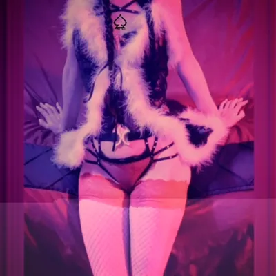 Theshyhotwife