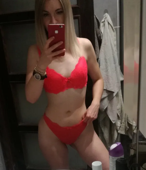 👑 Goddess Monica Nylon 👑