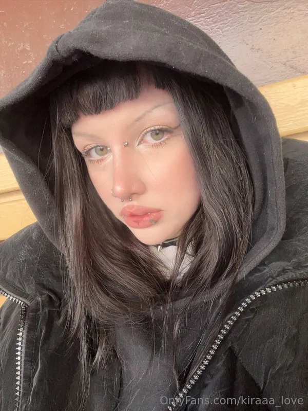 Kira Goth Girl 🖤