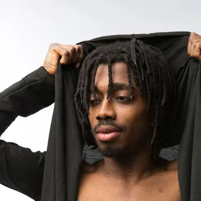 Hornyblacki2