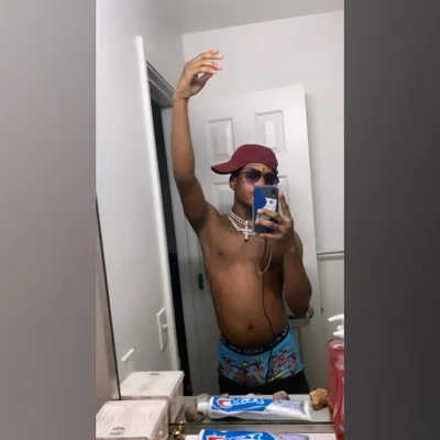 Theehollyway
