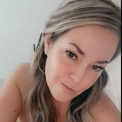 emlynerinfree onlyfans emlynerinfree