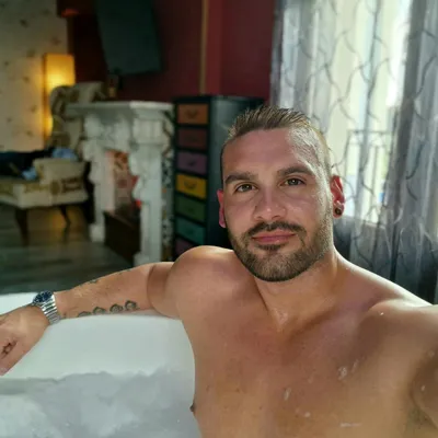 anthonyjonezsxx onlyfans anthonyjonezsxx