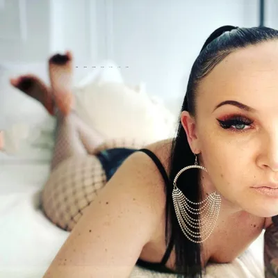 Anushkavelvet