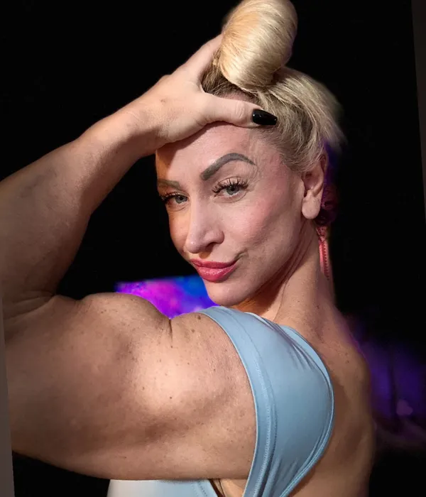 Muscle Goddess Heather Armbrust